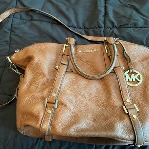 Michael kors crossbody